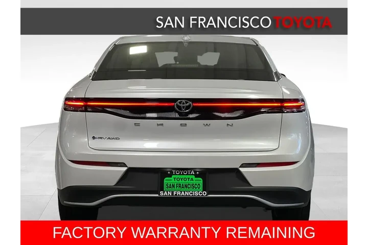 $40688 : Gold Certified 2026 Crown XLE image 4