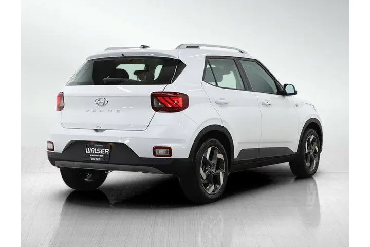 $23499 : Hyundai VENUE 2026 SEL 4dr C image 5