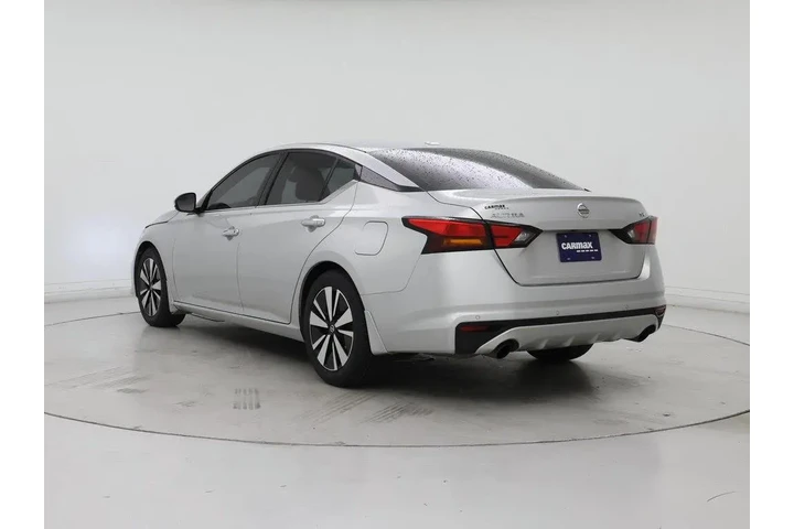 $16998 : Nissan Altima 2019 2.5 SV 4d image 2