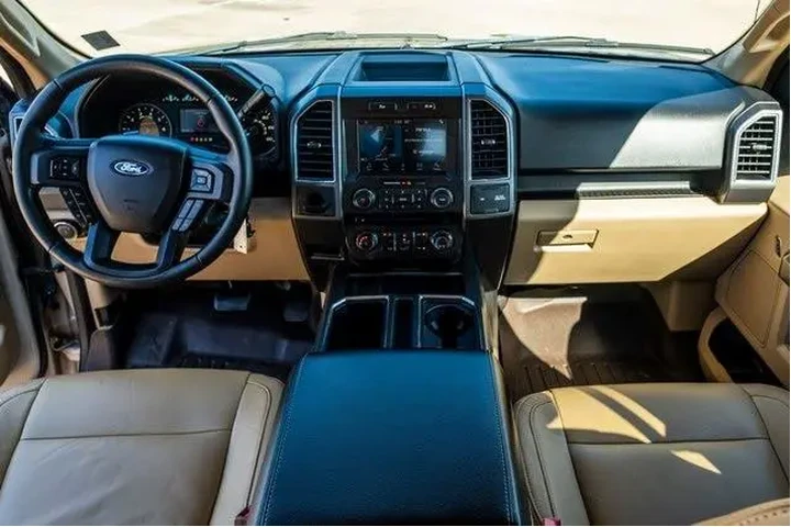 $21308 : Ford F-150 2018 4x2 XLT 4dr image 8