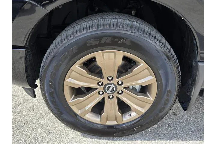 $39509 : Nissan Titan 2024 4x4 SV 4dr image 9