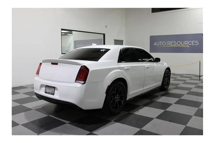 $16699 : 300 2019 image 3