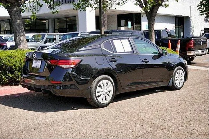 $13998 : Nissan Sentra 2021 S 4dr Sed image 8