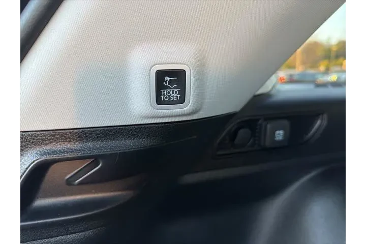 $30798 : Jeep Grand Cherokee 2023 4x4 image 9