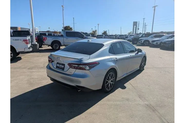 $25495 : Toyota Camry 2024 XLE 4dr Se image 3