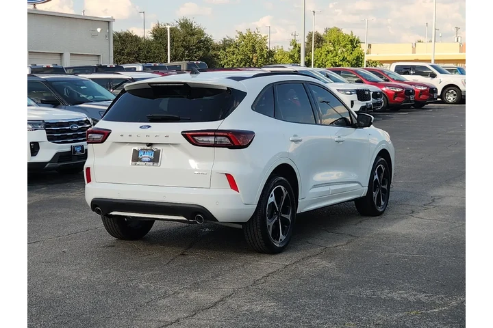 $30359 : Ford Escape 2024 AWD ST-Line image 7
