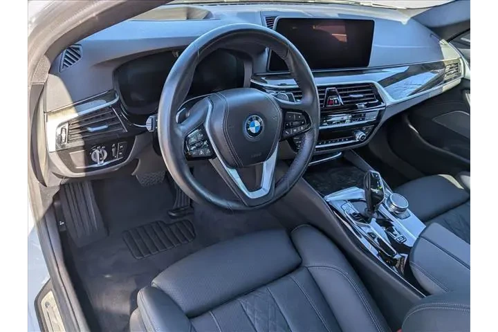 $32455 : BMW 5 Series 2023 530e 4dr S image 9