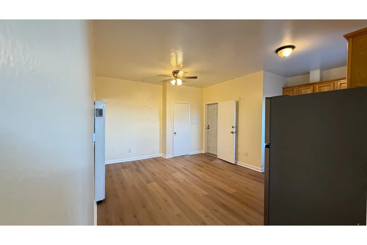 $2200 : Recien remodel0 2 recamaras image 3