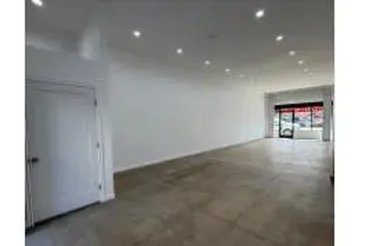 $2700 : LOS ÁNGELES SE RENTA LOCAL image 5