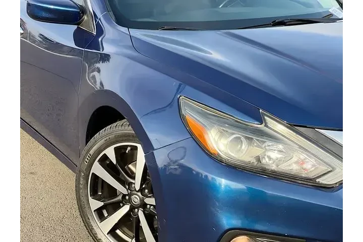 $11900 : Nissan Altima 2018 2.5 SR 4d image 2