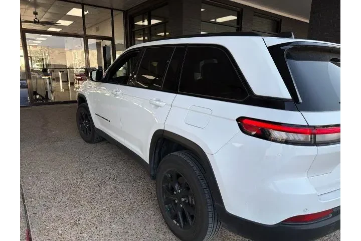 $33843 : Jeep Grand Cherokee 2024 4x2 image 7