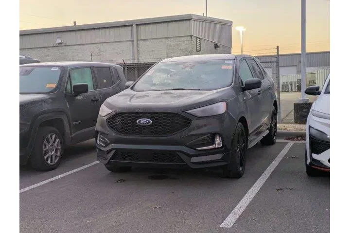 $27205 : Ford Edge 2022 AWD ST-Line 4 image 4