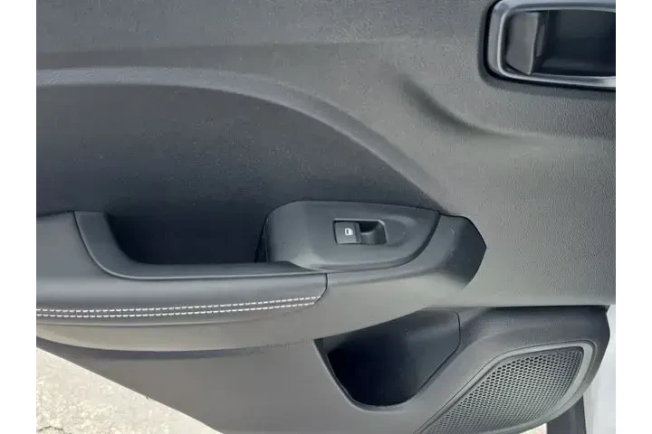 $19990 : Hyundai VENUE 2025 Limited 4 image 10