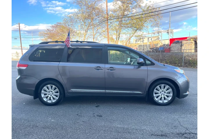 $11685 : 2014 Sienna 5dr 7-Pass Van V6 image 8
