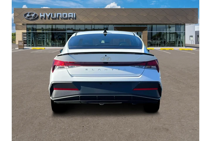 $20000 : Hyundai ELANTRA 2025 SEL Spo image 6
