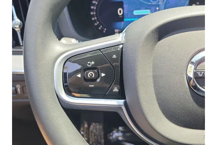 $34625 : Volvo XC60 Recharge 2022 eAW image 3