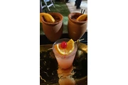 BARTENDERS Y MESEROS