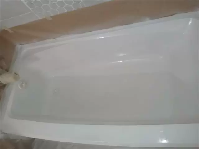 Mario's work resurfacing tub a image 3