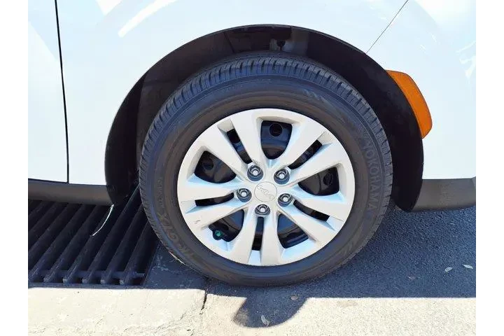 $16308 : Kia Soul 2023 S 4dr Crossove image 9