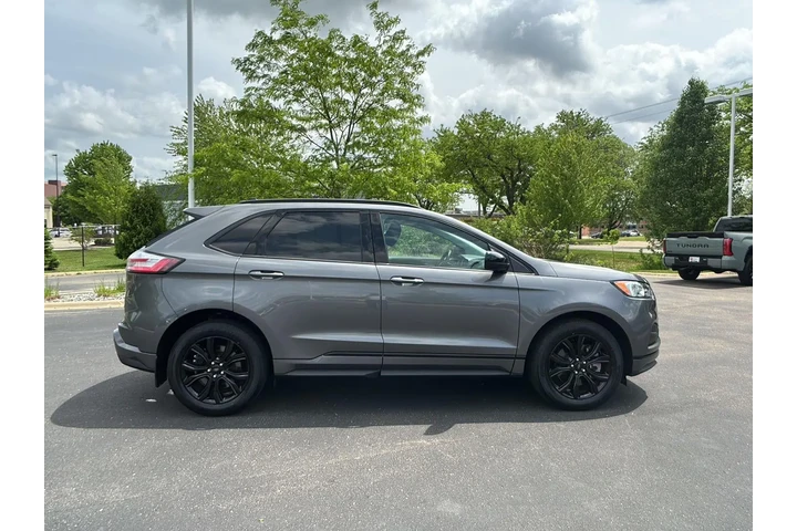 $24099 : 2023 Edge SE image 8