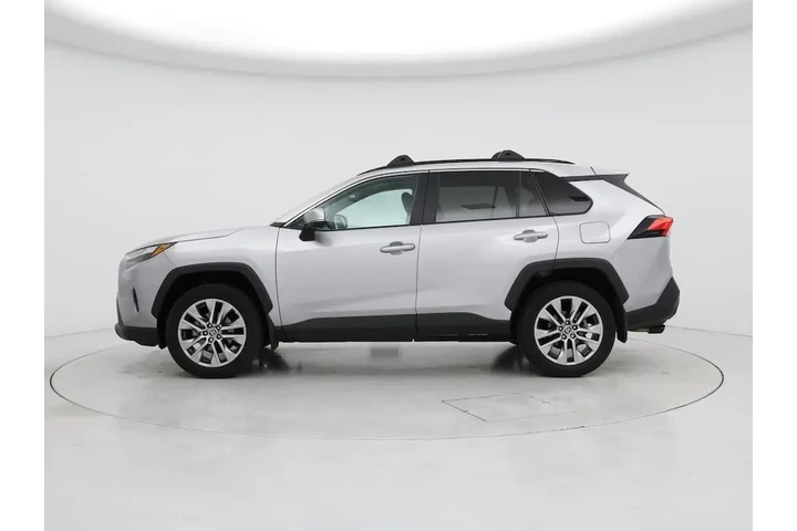 $29998 : Toyota RAV4 2022 AWD XLE Pre image 3
