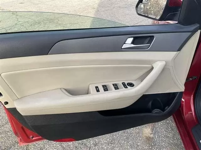 $3000 : 2015 Hyundai Sonata image 4