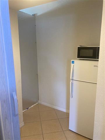 $1750 : MIAMI CUTLER BAY 11047SW 243LN image 5