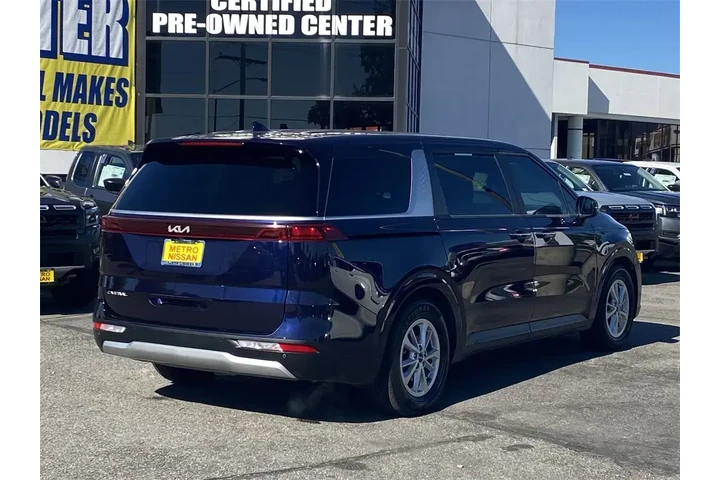 $26995 : Kia Carnival 2024 LX 4dr Min image 3