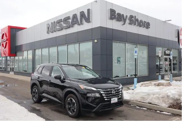 $23476 : Nissan Rogue 2025 AWD SV 4dr image 1