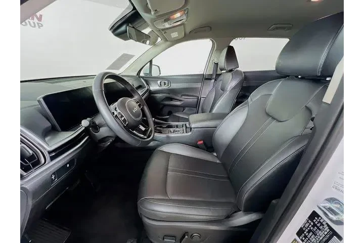 $28975 : Kia Sorento 2024 S 4dr SUV image 10