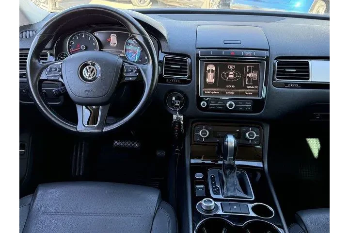 $11998 : Volkswagen Touareg 2015 AWD image 10
