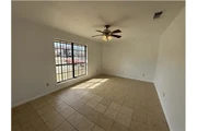 $750 : Rental property with 2 bedro thumbnail
