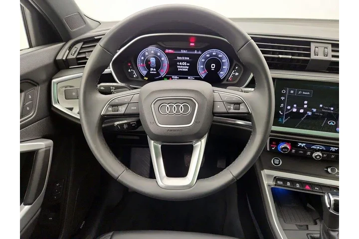 $37998 : Audi Q3 2024 AWD quattro S l image 10