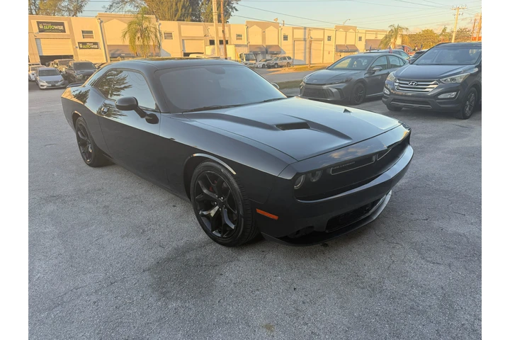 $12800 : Dodge challenger 2017 image 8