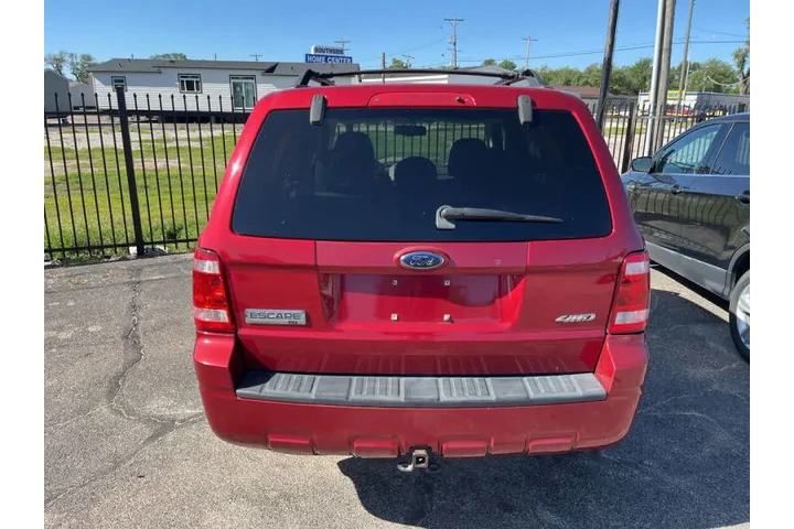 2009 Escape XLT image 4