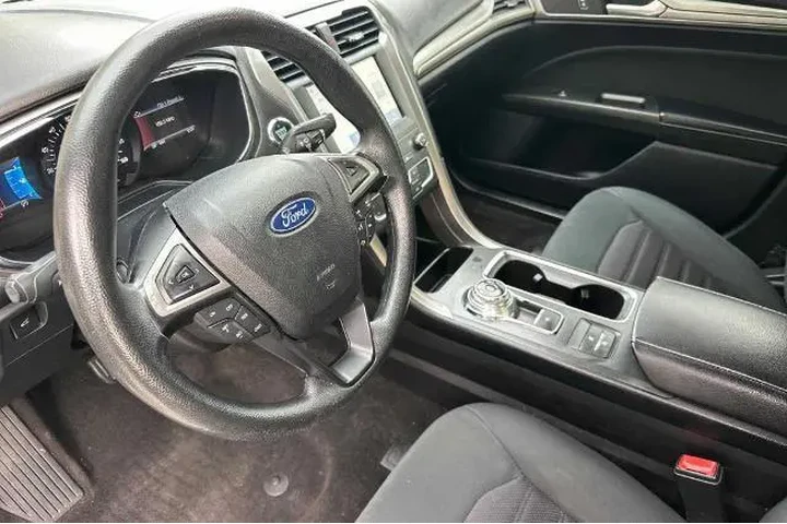 $12524 : Ford Fusion 2020 SE 4dr Seda image 4