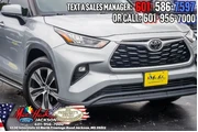 $27795 : Toyota Highlander 2020 XLE 4 thumbnail