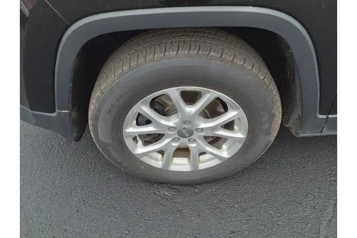 $16500 : Jeep Cherokee 2017 4x4 Sport image 10