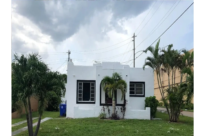 $1000 : charming Beautiful 2 bedroom image 1