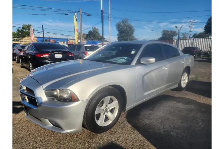 $9999 : 2012 Charger SE image 8
