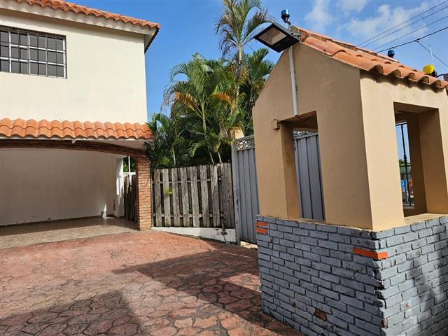 $270000 : Vendo Residencia de 314.57 m2 image 4