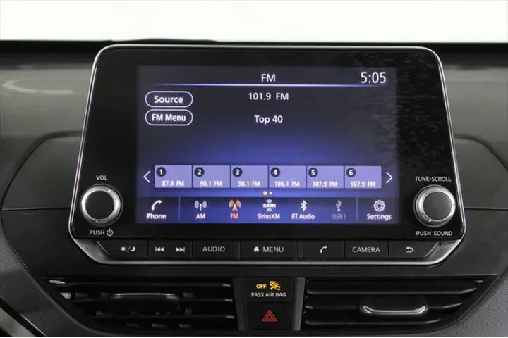 $18766 : Nissan Altima 2023 2.5 SR 4d image 7