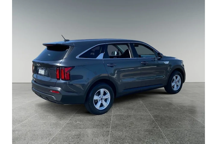 $29850 : Kia Sorento 2023 LX 4dr SUV image 5