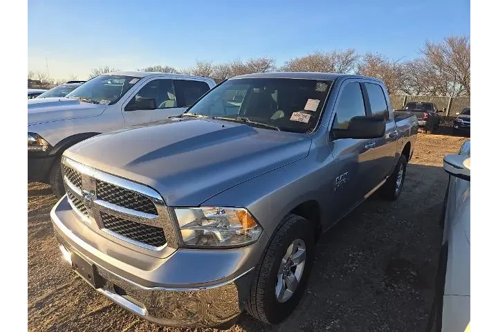 $23059 : Ram 1500 Classic 2021 4x4 SL image 1