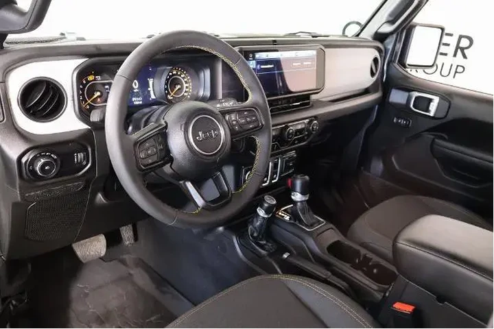 $32154 : Jeep Wrangler 2024 4x4 Sport image 2