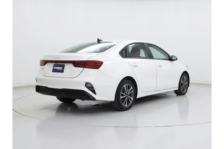 $17998 : Kia Forte 2024 LXS 4dr Sedan image 8