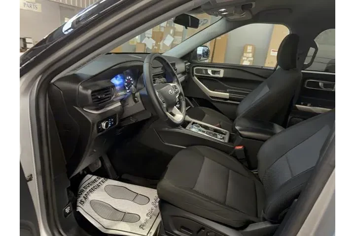 $30990 : Ford Explorer 2023 AWD XLT 4 image 5