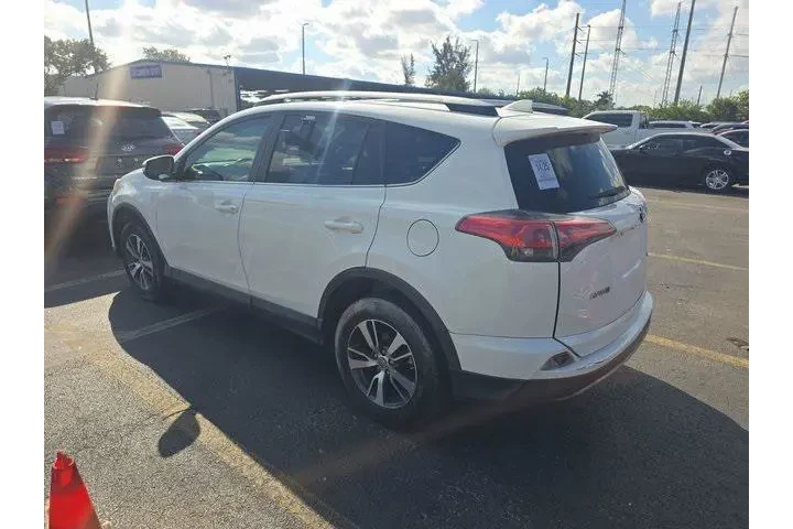 $14178 : Toyota RAV4 2017 XLE 4dr SUV image 4