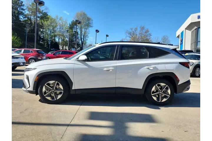 $26990 : Hyundai TUCSON 2025 SEL 4dr image 3