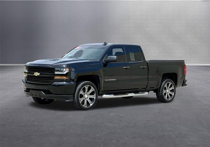 $22787 : 2018 Silverado 1500 Custom image 3